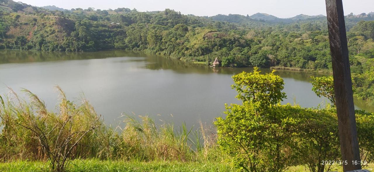 Mwamba Kelele Lodge Fort Portal Eksteriør bilde