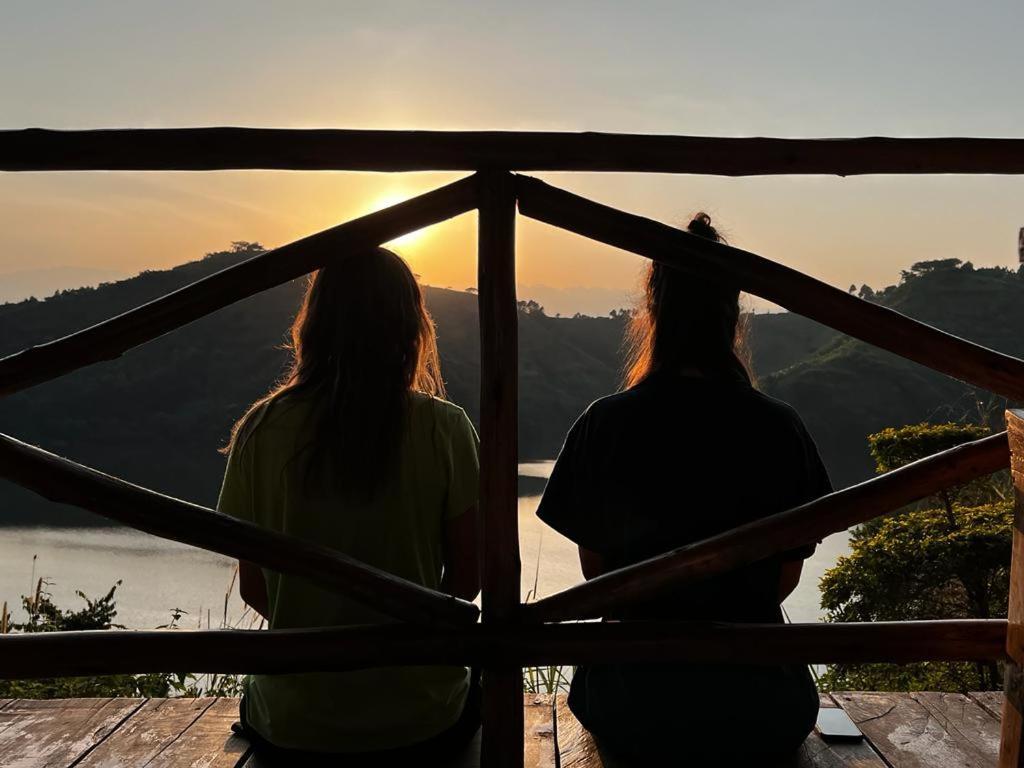 Mwamba Kelele Lodge Fort Portal Eksteriør bilde